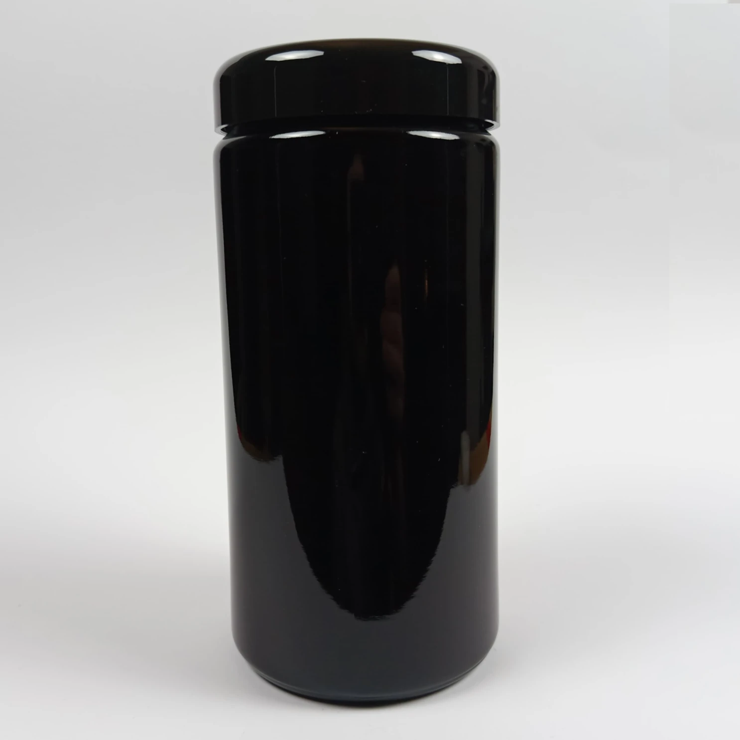 The Miron Saturn 1000 ml represents the ultimate solution for long-term, high-capacity storage.