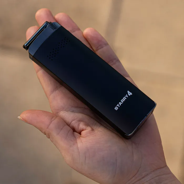 XMAX V4 Starry – compact and stylish dry herb vaporizer with precise temperature control, delivering smooth and flavorful sessions.