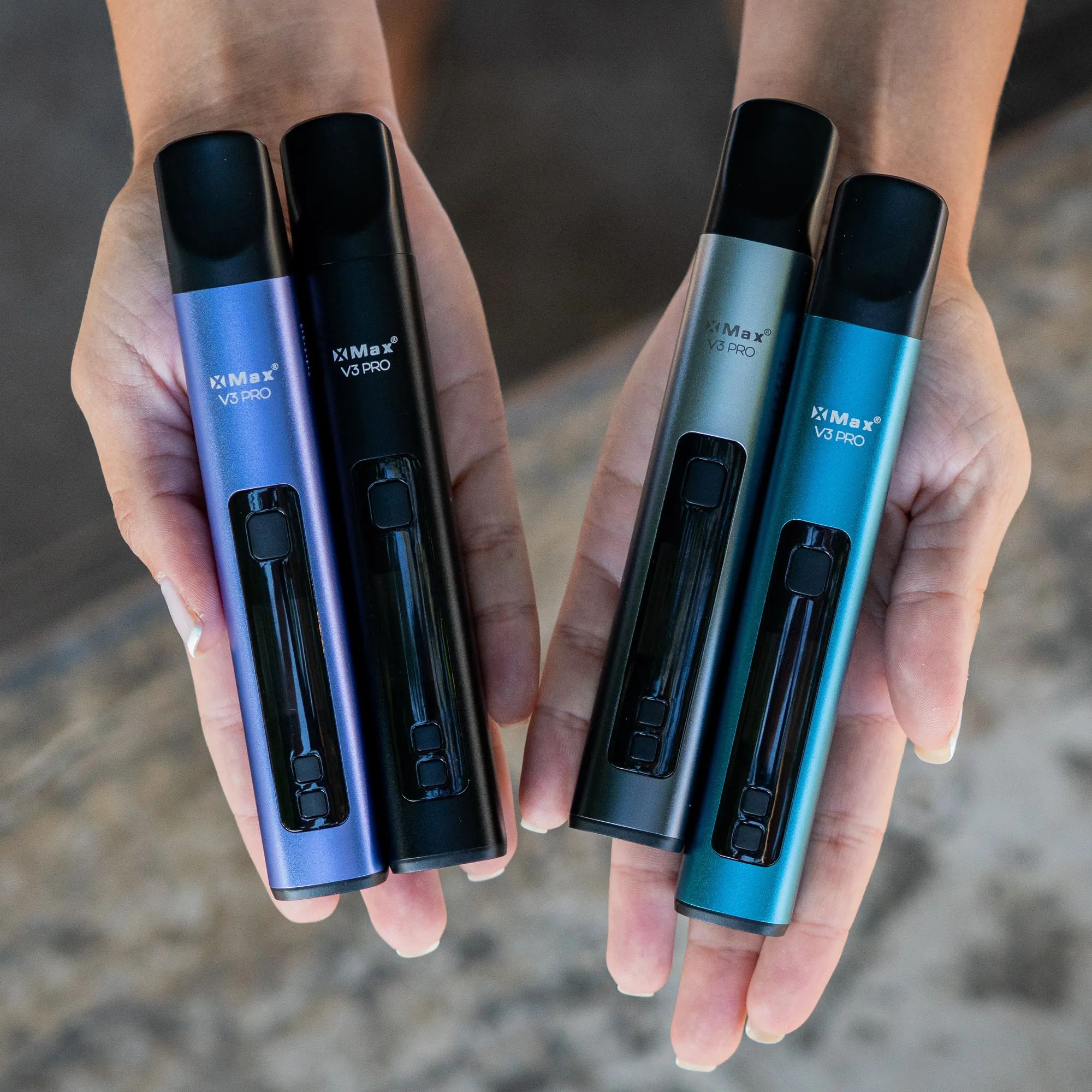 XMAX V3 Pro vaporizer – portable convection vaporizer in metallic blue, designed for precise temperature control and smooth, flavorful sessions.