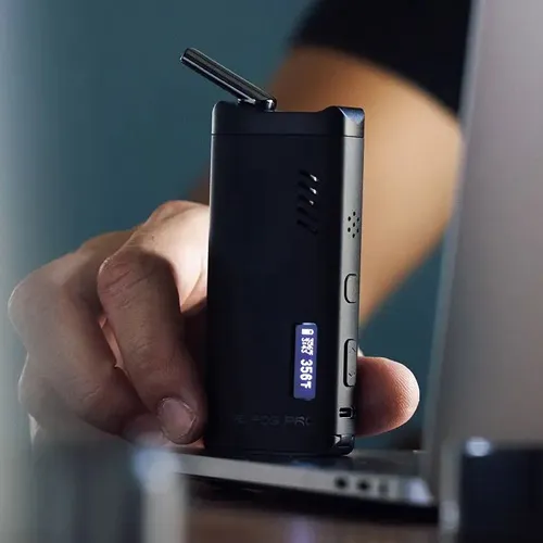 XVape Fog Pro – premium convection vaporizer for dry herbs and concentrates, featuring digital temperature control and sleek metal design.